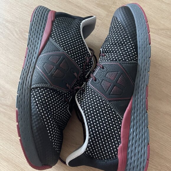 Drew extra wide 6E size 13 black and red sneakers - Picture 2 of 3